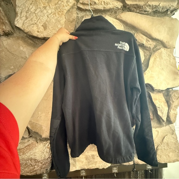 North face pull over - Picture 2 of 2